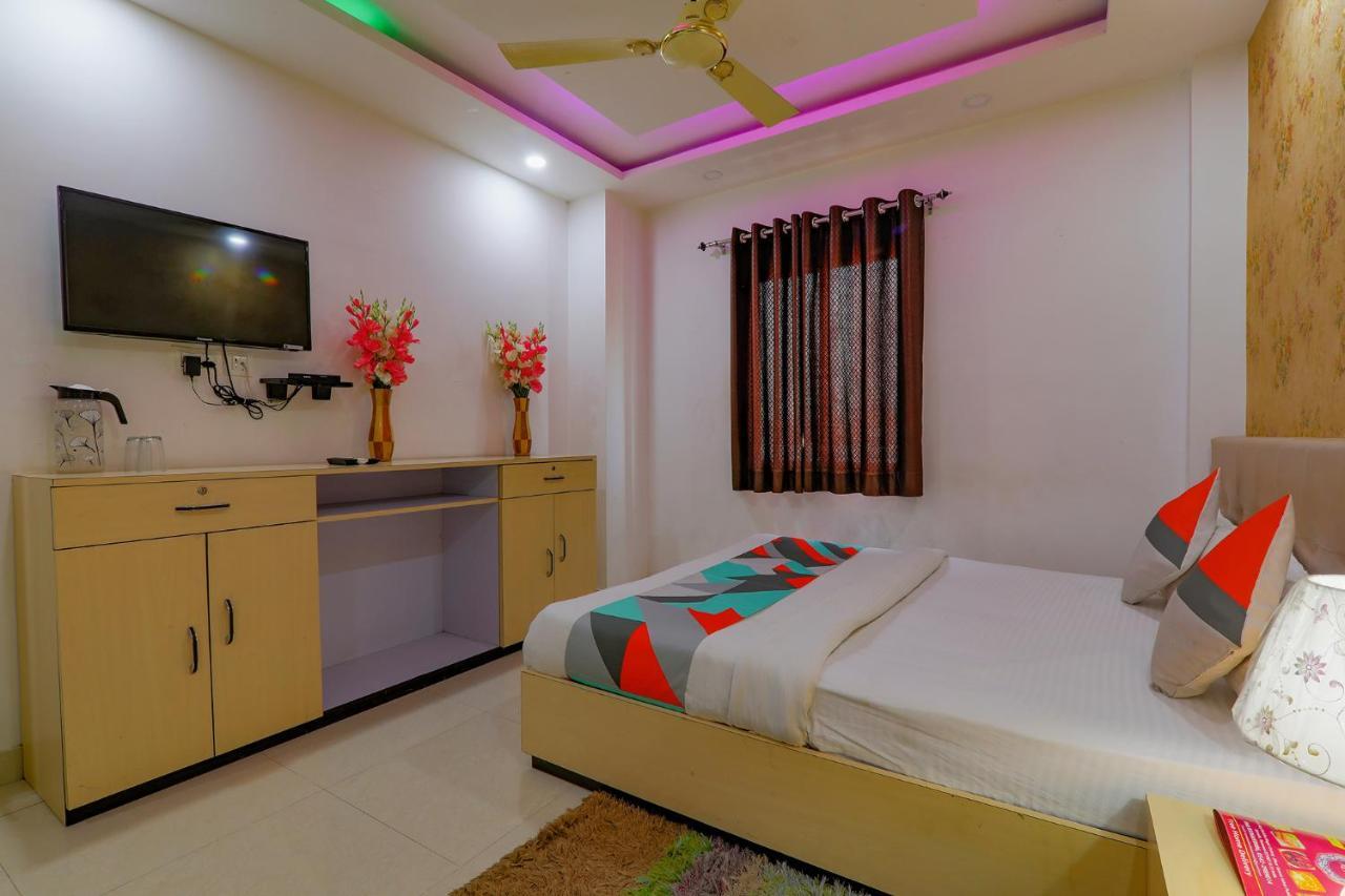 Fabexpress Moti Mahal Hotel Benares Buitenkant foto