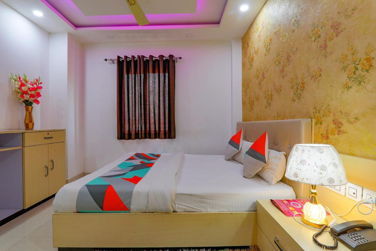 Fabexpress Moti Mahal Hotel Benares Buitenkant foto