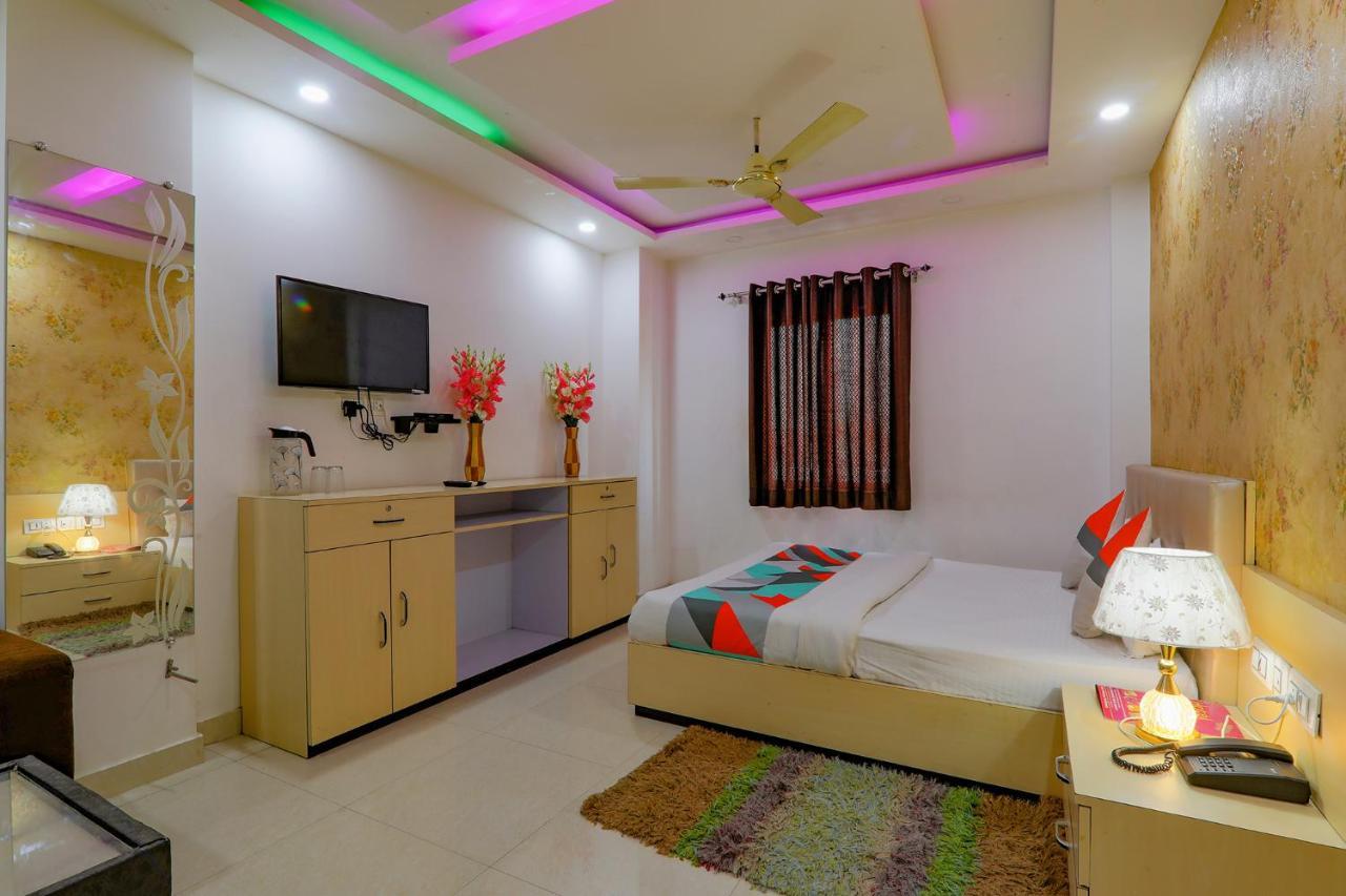Fabexpress Moti Mahal Hotel Benares Buitenkant foto